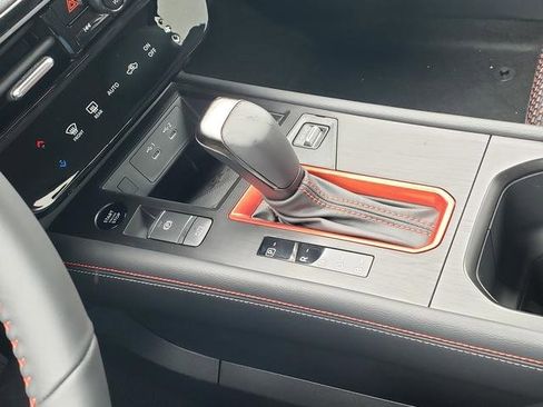 New 2025 Nissan Kicks SR image 15