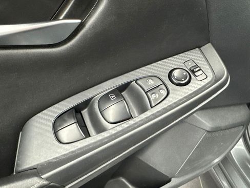 Used 2025 Nissan Sentra SV FWD image 33