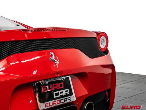 Used 2015 Ferrari 458 Speciale Coupe RWD image 25