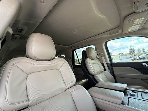 Used 2024 Lincoln Navigator Reserve AWD/4WD image 23