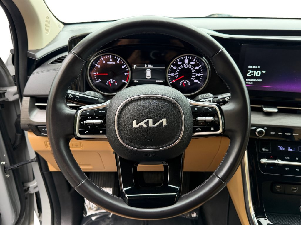Used 2024 Kia Carnival EX FWD image 18