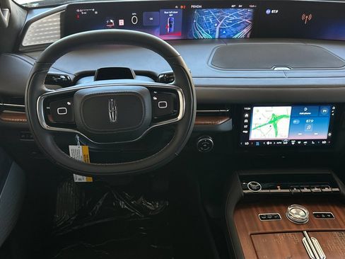 New 2026 Lincoln Navigator L Black Label AWD/4WD image 13
