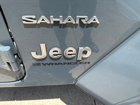 Used 2024 Jeep Wrangler Unlimited Sahara AWD/4WD image 18