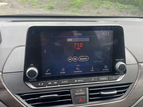 Used 2024 Nissan Altima 2.5 SV FWD image 16