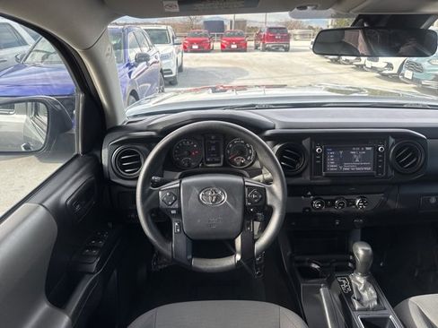 Used 2019 Toyota Tacoma SR image 21