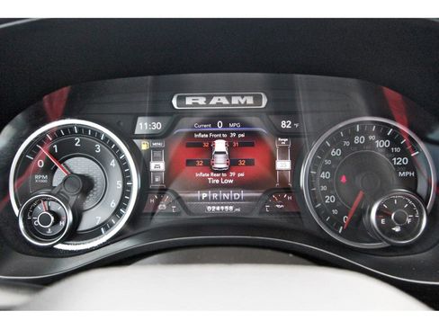 Used 2024 RAM 1500 Laramie AWD/4WD image 15