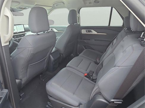 New 2026 Ford Explorer Active image 9