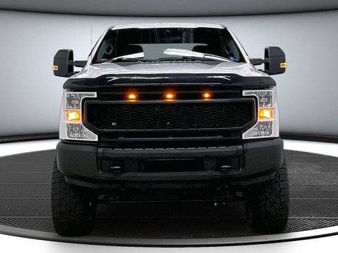 Used 2020 Ford F250 XLT AWD/4WD image 2