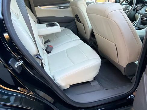 Certified 2022 Cadillac XT5 Premium Luxury image 11