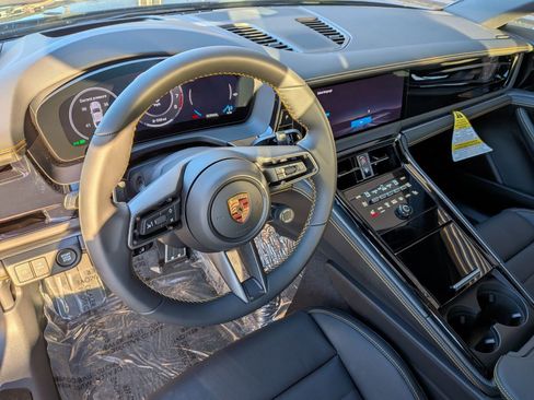 New 2026 Porsche Panamera image 4