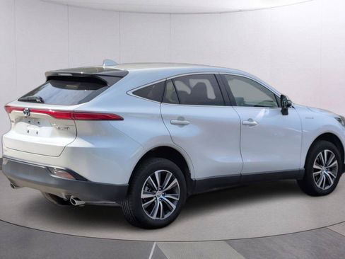 Used 2021 Toyota Venza LE AWD/4WD image 6