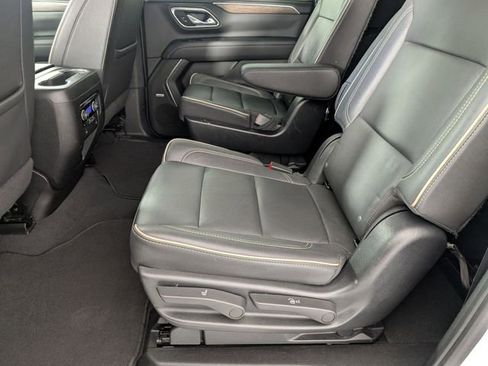 Used 2023 Chevrolet Suburban Premier AWD/4WD image 27