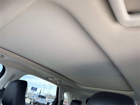 Used 2022 Ford Edge Titanium w/ Equipment Group 301A image 30