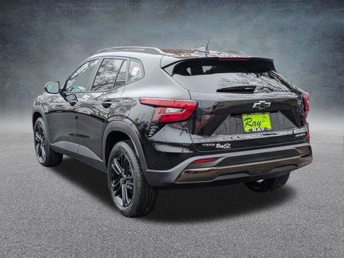 New 2026 Chevrolet Trax ACTIV w/ Sunroof Package FWD image 6