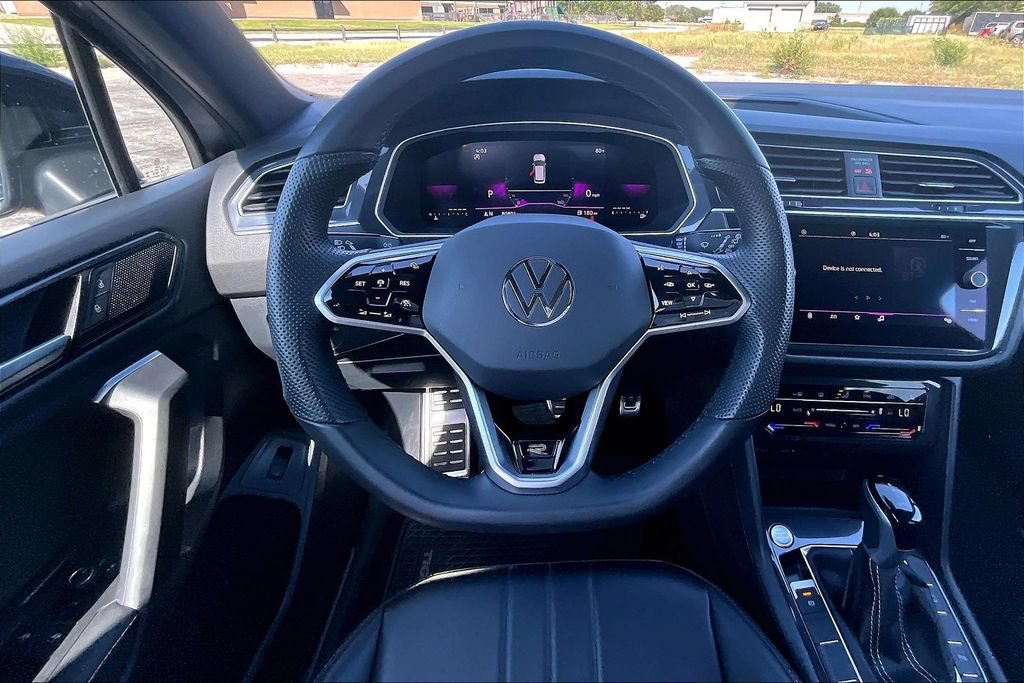 Used 2024 Volkswagen Tiguan SE R-Line FWD image 5