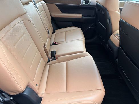 Used 2025 Hyundai Santa Fe Limited FWD image 32