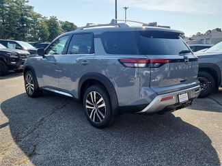 New 2025 Nissan Pathfinder Platinum w/ Cargo Package video 3