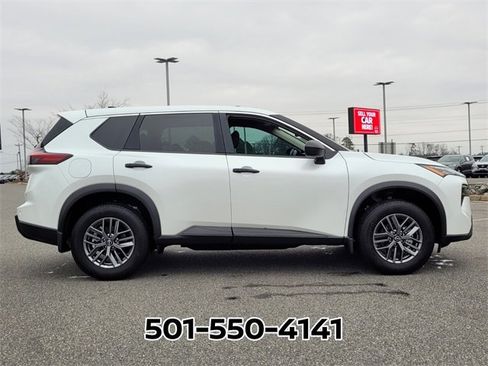 Used 2025 Nissan Rogue S image 3