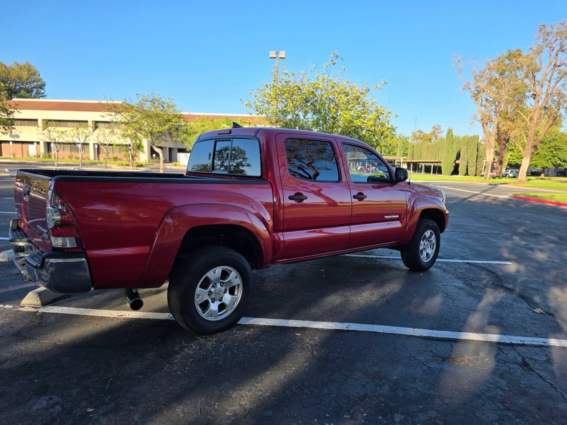 Used 2015 Toyota Tacoma PreRunner RWD image 9