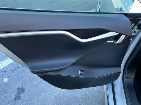 Used 2018 Tesla Model S 75D image 16