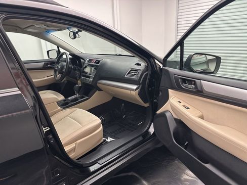 Used 2015 Subaru Outback 2.5i Premium AWD/4WD image 8