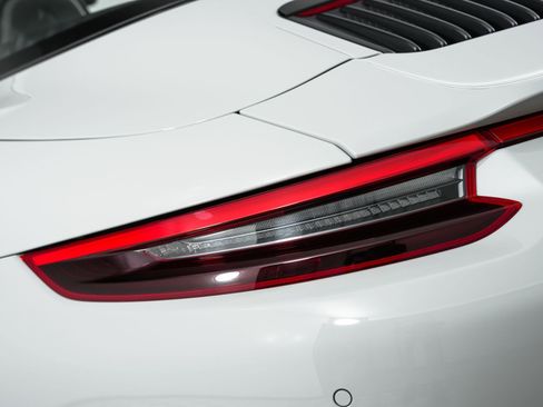 Used 2018 Porsche 911 Targa 4 GTS image 53