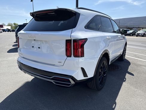 Certified 2023 Kia Sorento SX AWD/4WD image 3