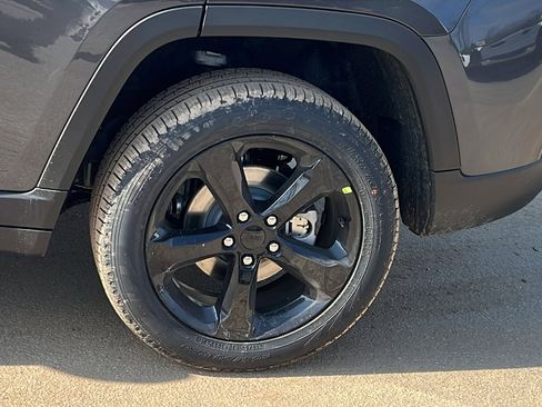 New 2026 Jeep Grand Cherokee Limited image 12