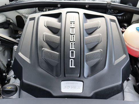 Used 2017 Porsche Macan S image 55