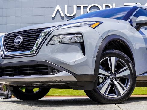 Used 2022 Nissan Rogue SL w/ SL Premium Package image 2