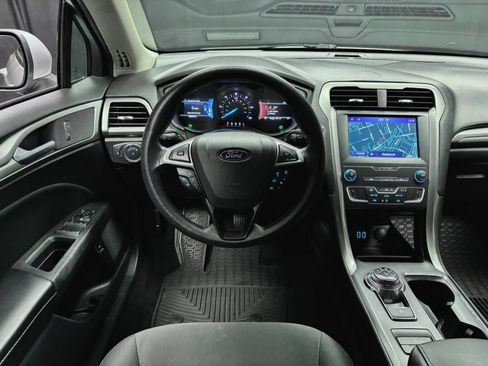 Used 2019 Ford Fusion SE FWD image 37