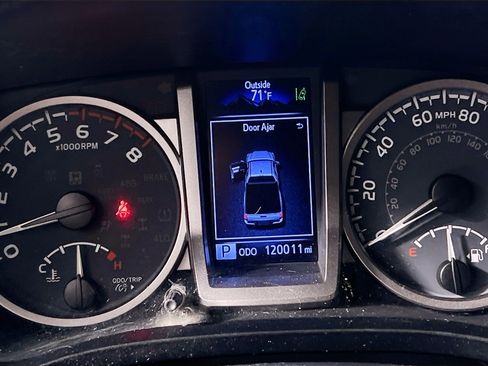 Used 2020 Toyota Tacoma SR5 image 23