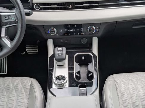 Used 2025 Mitsubishi Outlander SEL FWD image 18