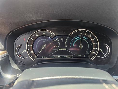 Used 2018 BMW 530e w/ Premium Package 2 RWD image 13