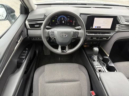 Used 2025 Toyota Camry LE FWD image 21