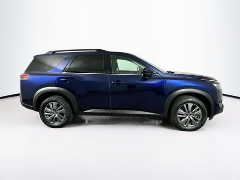 Used 2025 Nissan Pathfinder SV FWD image 10