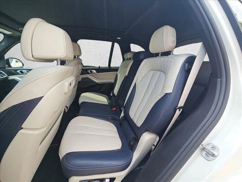 Used 2021 BMW X5 sDrive40i w/ M Sport Package RWD image 18
