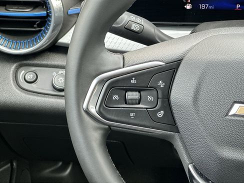 Used 2025 Chevrolet Trax LT w/ LT Convenience Package FWD image 20