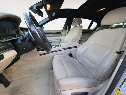 Used 2015 BMW 750Li image 9