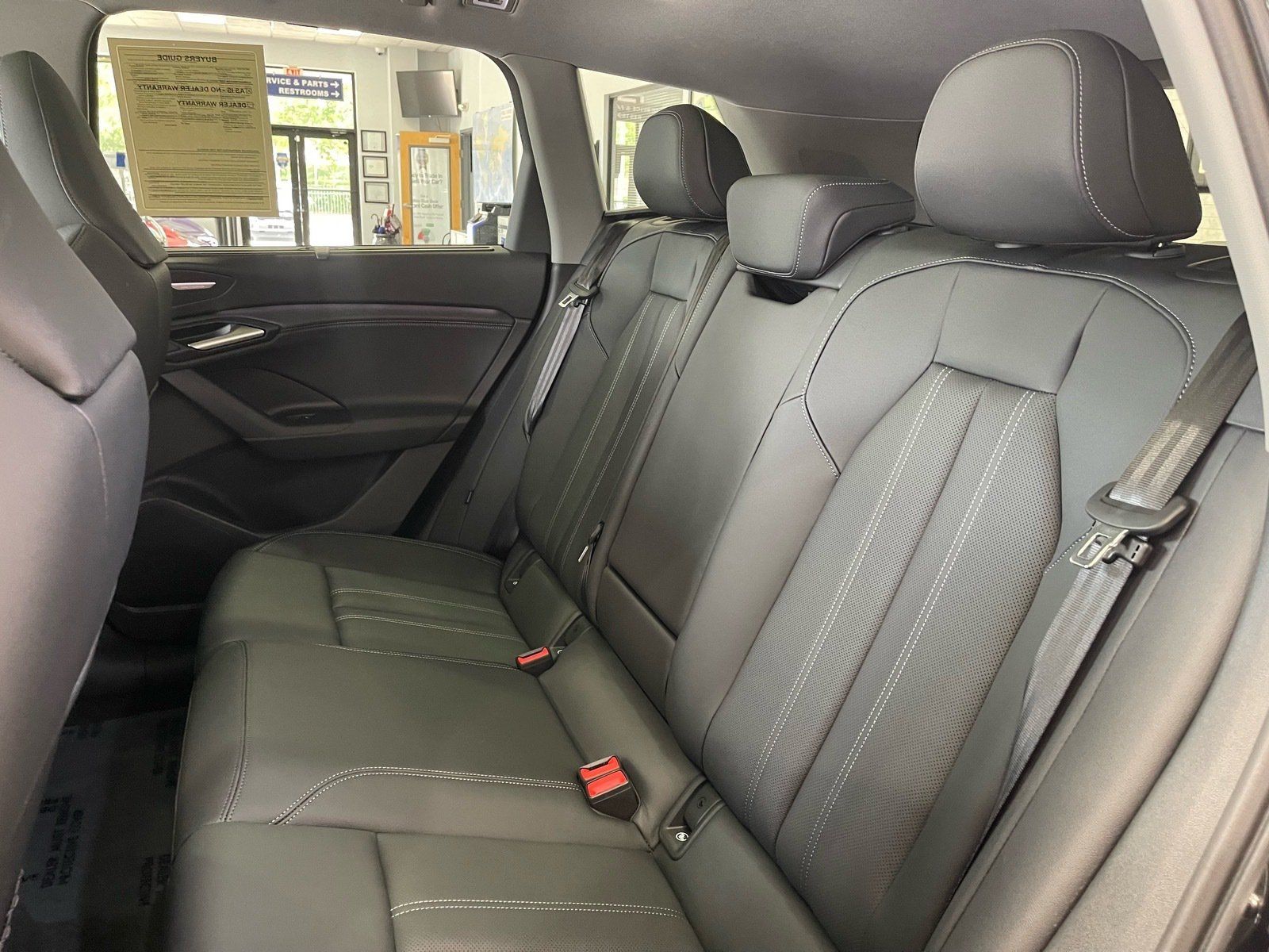 Used 2025 Audi Q6 e-tron Premium Plus w/ Premium Plus AWD/4WD image 34
