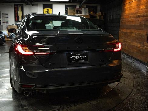 Used 2025 Toyota Camry SE image 6