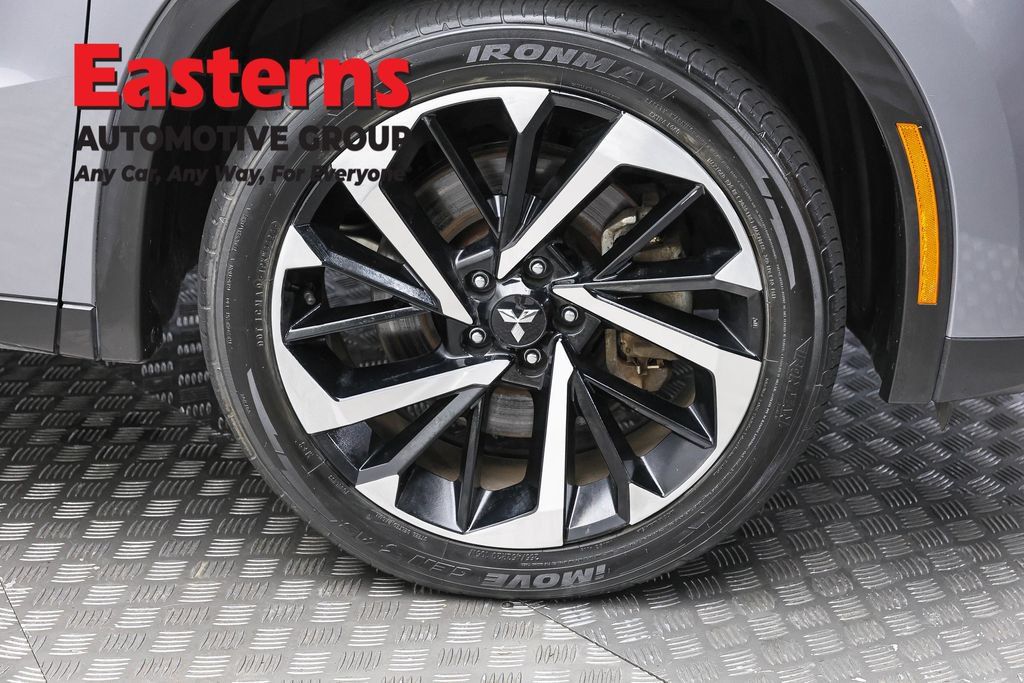 Used 2023 Mitsubishi Outlander SE AWD/4WD image 34
