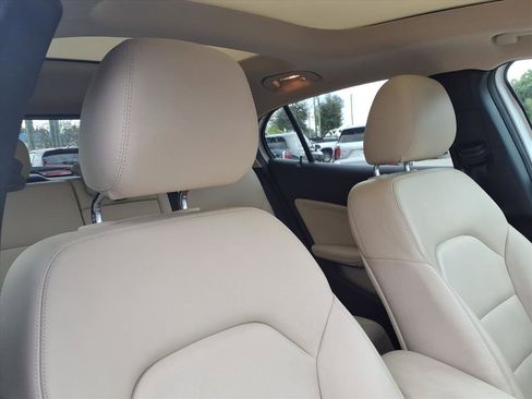 Used 2019 Mercedes-Benz GLA 250 4MATIC image 22