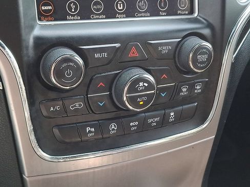 Used 2018 Jeep Grand Cherokee Limited AWD/4WD image 18