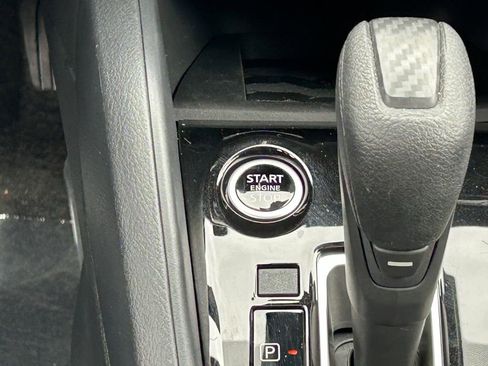 Used 2025 Nissan Versa SV w/ Trunk Package image 18