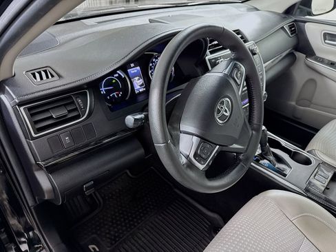 Used 2015 Toyota Camry SE w/ Moonroof Package image 7