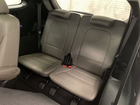 Used 2017 Hyundai Santa Fe Limited image 20