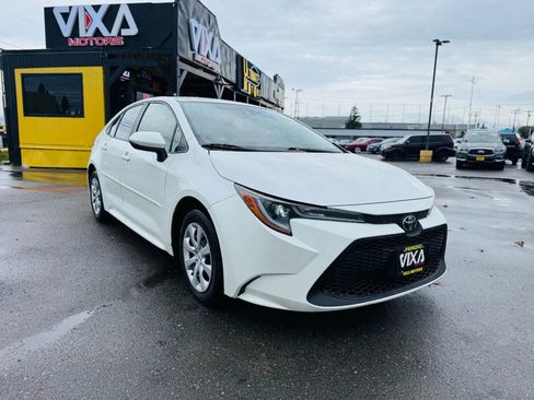 Used 2021 Toyota Corolla LE w/ Carpet Mat Package (TMS) image 3