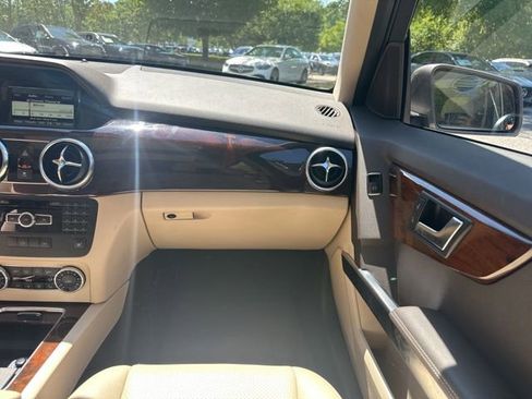 Used 2014 Mercedes-Benz GLK 350 2WD image 17
