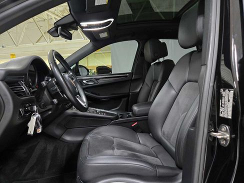 Used 2019 Porsche Macan AWD/4WD image 21